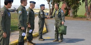 Ο Αρχηγός ΓΕΑ κατά τη σημερινή είσκεψή του σε μονάδες στην Κρήτη/ ΓΕΑ