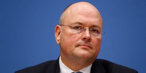 Ο πρόεδρος της γερμανικής Υπηρεσίας για την Ασφάλεια στην Πληροφορική, Άρνε Σένμπομ/ Twitter