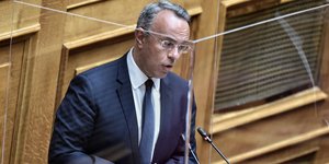 Ο υπουργός Οικονομικών, Χρήστος Σταϊκούρας, στο βήμα της Βουλής