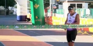 Απίθανο σκηνικό με δρομέα σε ημιμαραθώνιο στη Μαγιόρκα της Ισπανίας