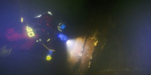 δυτης φακος πλοιο 