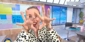 To μήνυμα της Ελεονώρας Μελέτη σε μια γυναίκα