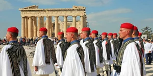 Τσολιάδες στην Ακρόπολη 