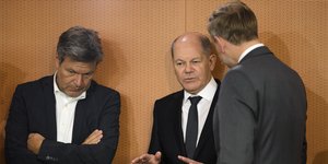 Ο Γερμανός Καγκελάριος συνομιλεί με τον υπουργό Οικονομίας και Κλίματος Ρόμπερτ Χάμπεκ