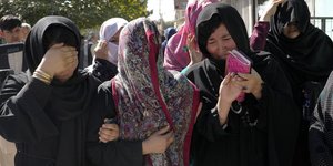 γυναικες αφγανισταν κλαίνε 