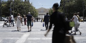 Ο Σάκης Αρναούτογλου εξηγεί τον ασυνήθιστα ζεστό καιρό για τέλη Οκτωβρίου