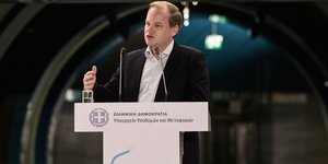 Ο υπουργός Υποδομών και Μεταφορών, Κώστας Καραμανλής