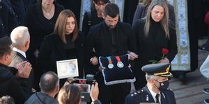 Συντριβή στην κηδεία του Αλέξανδρου ΝικολαΪδη