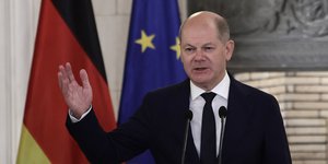 Επικριτικά σχολιάζει το ΚΚΕ την επίσκεψη του Όλαφ Σολτς στην Ελλάδα