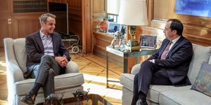 O πρωθυπουργός Κυριάκος Μητσοτάκης με τον υποψήφιο για την Προεδρία της Κυπριακής Δημοκρατίας, Νίκο Χριστοδουλίδη