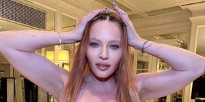 η Μαντόνα τόπλες