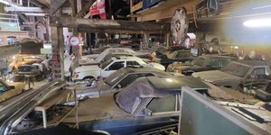 Σπάνιες Mercedes βρέθηκαν τυχαία σε αποθήκη.