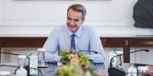 Κυριάκος Μητσοτάκης λουλουδια