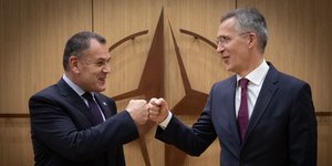 Νίκος Παναγιωτόπουλος και Γενς Στόλτενμπεργκ