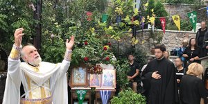 Παπάς Δημήτρης Λουπασάκης στον λυκαβηττό