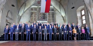 Η οικογενειακή φωτογραφία της Συνόδου της Ευρωπαϊκής Πολιτικής Κοινότητας