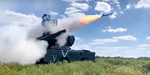 Ρωσικός πύραυλος εκτοξεύεται στην Ουκρανία