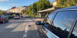 Μεθυσμένος οδηγός έπεσε σε στάση λεωφορείου όπου περίμεναν φοιτητές στην Μπρατισλάβα της Σλοβακίας