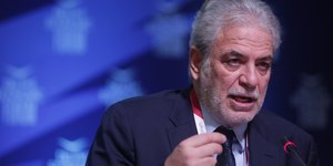 Χρήστος Στυλιανίδης κορδέλα στο λαιμο