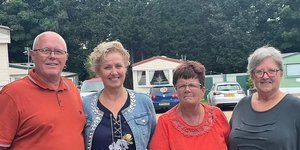 Η Susan Gervaise (κέντρο αριστερά) με τα αδέλφια της Roger Preece (αριστερά), Angela Hall (κέντρο δεξιά) and Catherine Bailey (δεξιά).