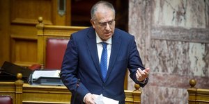 O υπουργός Προστασίας του Πολίτη, Τάκης Θεοδωρικάκος, στη Βουλή