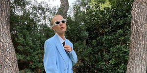 Τάμτα με μπλε κοστούμι