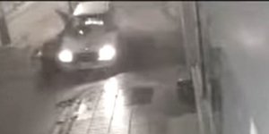 Διανομέας παραβίασε STOP και «καρφώθηκε» σε ΙΧ