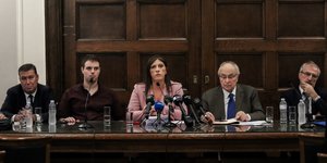 Οι συνήγοροι της οικογένειας του Σήφη Βαλυράκη δίνουν συνέντευξη Τύπου