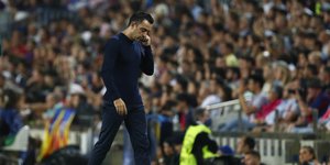 Απογοητευμένος ο Τσάβι μετά τον αποκλεισμό της Μπαρτσελόνα από το Champions League