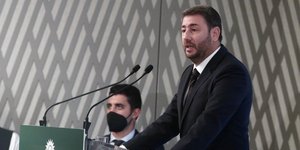 O Νίκος Ανδρουλάκης μιλάει σε εκδήλωση του ΠΑΣΟΚ
