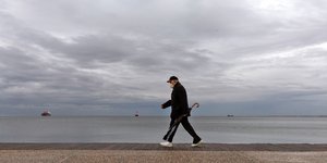 παραλια θεσσαλονικη αντρας
