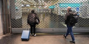 Κλειστοί οι σταθμοί του μετρό στο Παρίσι