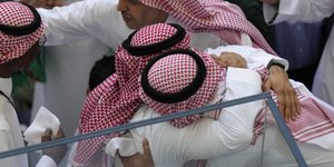 Ξέφρενοι πανηγυρισμοί για τη νίκη της Σαουδικής Αραβίας επί της Αργεντινής στο Μουντιάλ 2022