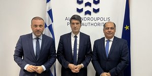 O Γάλλος πρέσβης με τους επικεφαλής του Ο.Λ.Α. Αλεξανδρούπολης