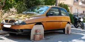 παρατημένα αυτοκίνητα