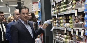 Ο Άδωνις Γεωργιάδης στα σούπερ μάρκετ