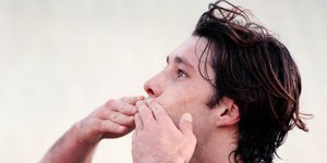 Ο Ιγκόρ Σιπνιέφσκι πανηγυρίζει γκολ με τη φανέλα του Παναθηναϊκού