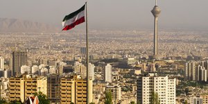 Περισσότερες από 100 συλλήψεις για τις δηλητηριάσεις μαθητριών στο Ιράν