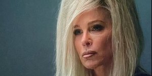 Η Jennifer Grey ως Gwen Shamblin 