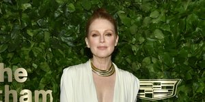 Η Τζούλιαν Μουρ στο κόκκινο χαλί