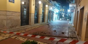 Κατάρρευση τμήματος μπαλκονιού στην Καλαμάτα