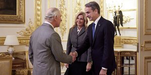 Ο βασιλιάς Κάρολος συναντήθηκε με τον Έλληνα πρωθυπουργό