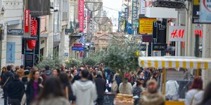 Ανοιχτά καταστήματα την Κυριακή