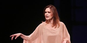 Η Κάτια Δανδουλάκη στη σκηνή