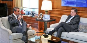 Ο Κυριάκος Μητσοτάκης και ο Μαργαρίτης Σχοινάς στο Μέγαρο Μαξίμου