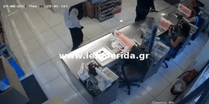 Δύο συλλήψεις για ληστείες σε καταστήματα στην Αττική