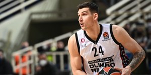 Ο Ντίνος Μήτογλου