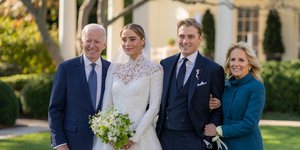 Παντρεύτηκε η εγγονή του Τζο Μπάιντεν, Ναόμι