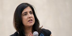 H Νικόλ Μαλλιωτάκη μιλάει σε ΜΜΕ