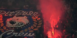 Οπαδοί της Ίντερ ανάβουν καπνογόνα